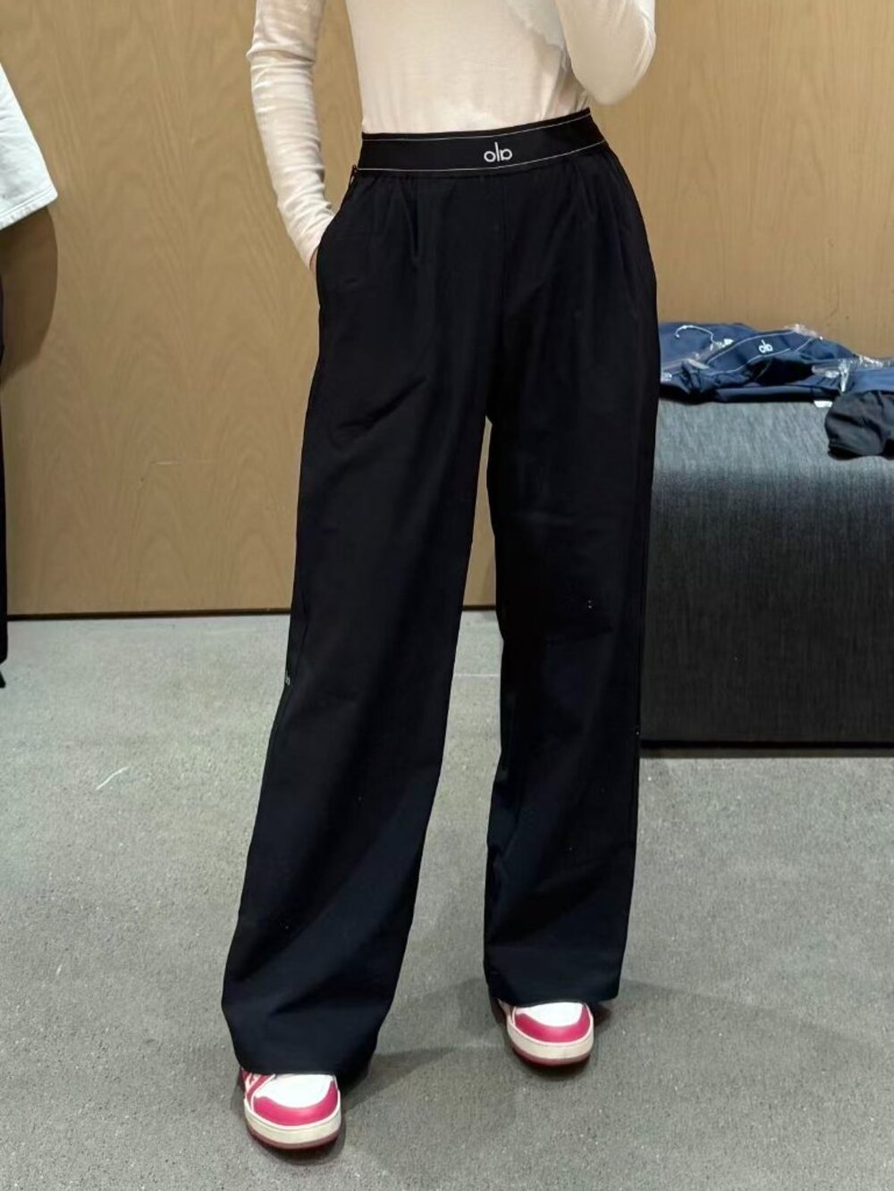New ALO Yoga Women's Trouser Black💖💛Versatile Suit Up Pants - Picture 2 of 8